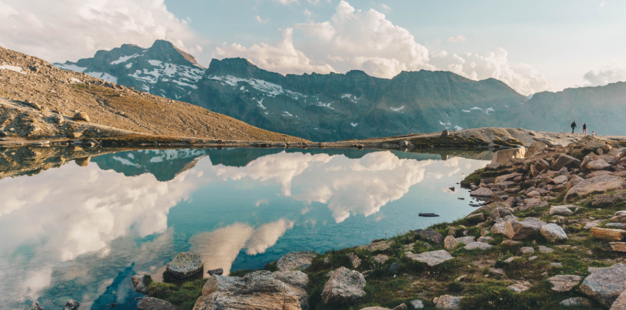 Travelers share experiences